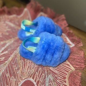 Ugg girl shoes sandals size 6 blue